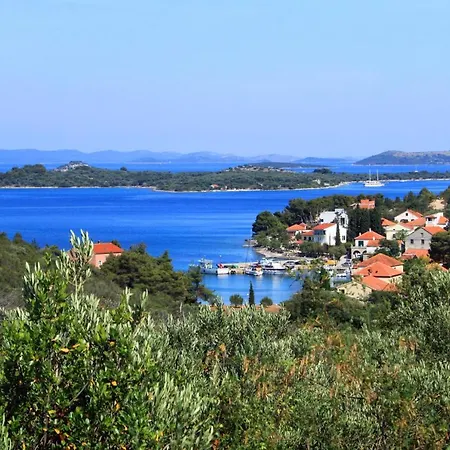 With A Parking Space Zman, Dugi Otok - 449 *